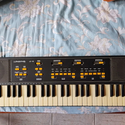 Lonestar LS-18 electronic keyboard used without power adapter