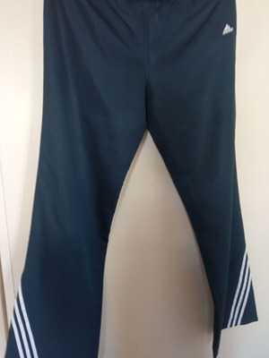WOMEN'S ADIDAS TRACKSUIT***CLEARANCE SALE***WHOEVER GETS IT FIRST!