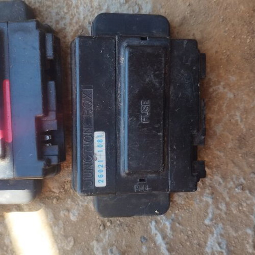 Kawasaki GPZ 400R/GPZ 500 fuse boxes used, single piece