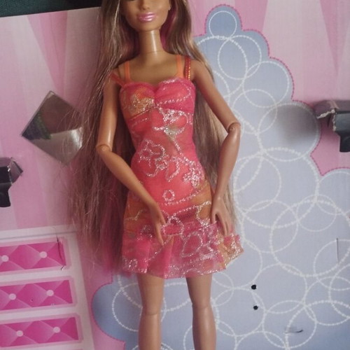 Barbie Colour Reveal doll with articulated body