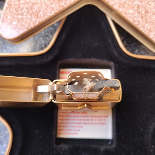 Zippo 2001 Hollywood's Leading Light lighter mint condition