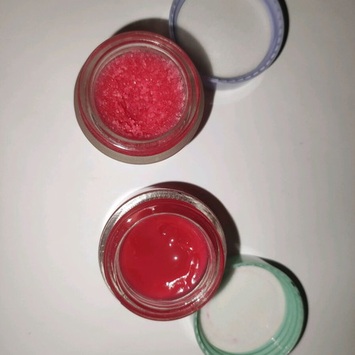 Make-up Revolution lip scrub and lip balm set used