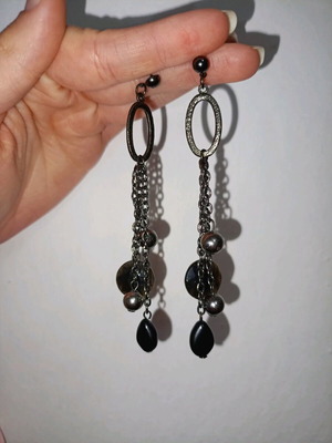Black earrings with stones like new, stainless steel chains