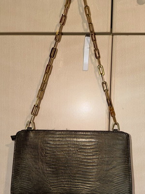 Nine West shoulder bag like new, dark khaki leather with gold chain