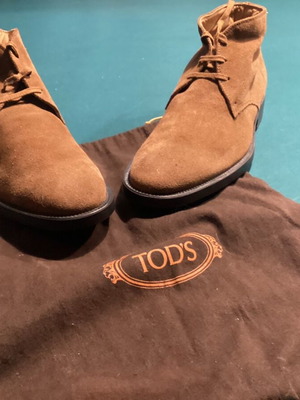 Καστόρινα παπούτσια Tod's desert boots σαν καινούργια