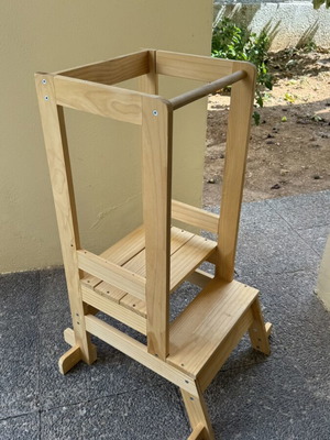 Montessori Learning Tower like new