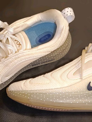 Nike Air Max 720 WWC Нашите различия ни обединяват