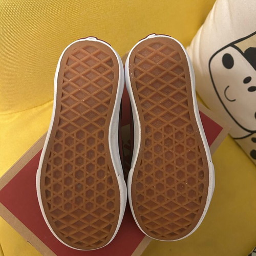 Vans kids shoes No 27.5 in like new condition brown