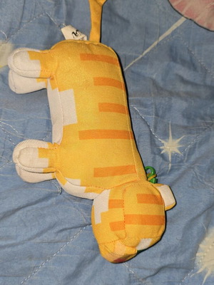 Minecraft Ginger Cat Keychain like new