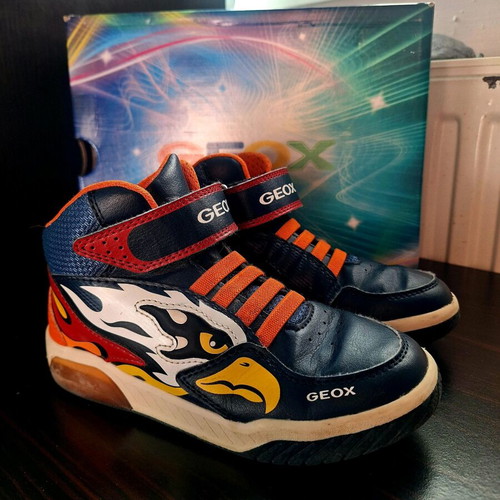 Geox kids athletic boots with lights used, size 31