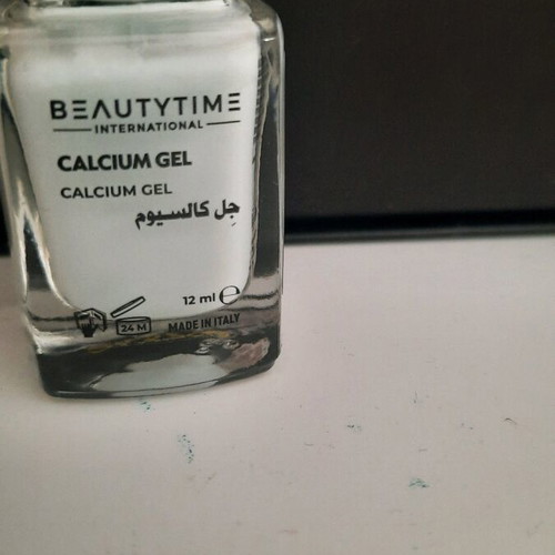 Calcium nail polish like new