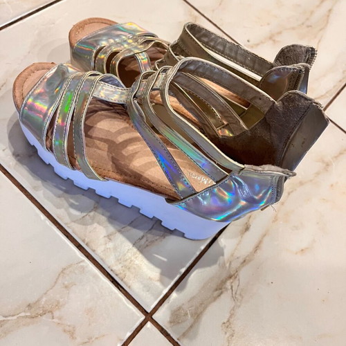Sandal like new, silver iridescent, size 37