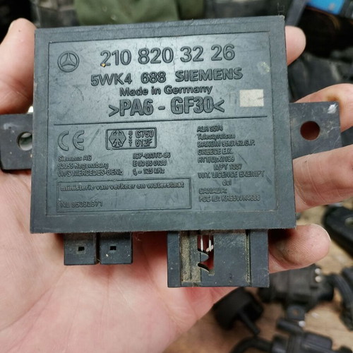 Immobilizer module 2108203226 for Mercedes-Benz W210