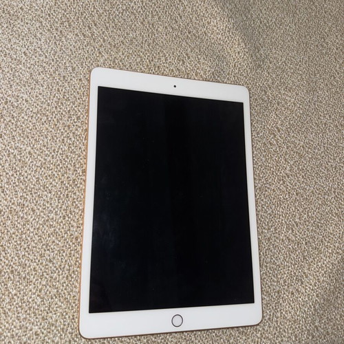iPad 8th Gen (2020) 32GB like new with case gift