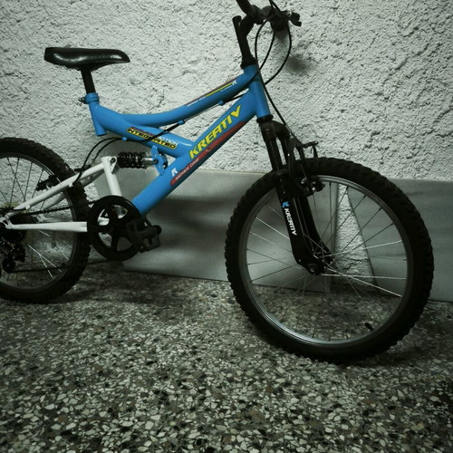 Children's bicycle with suspension like new