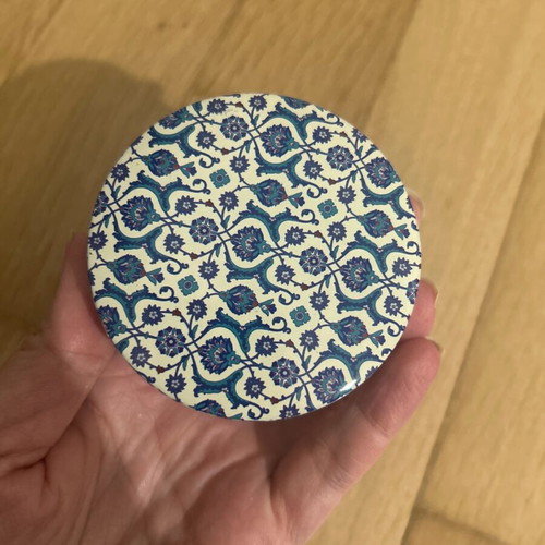 Aromatic soap in metal case from Turkey new