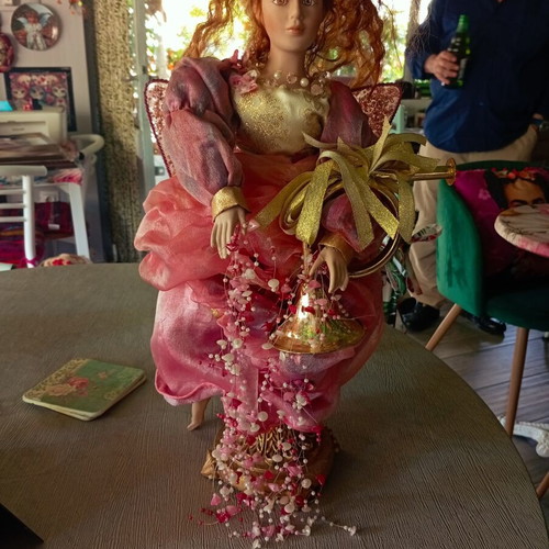 The Heritage Mint porcelain doll Melissa new from the 80s