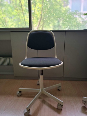 IKEA ÖRFJÄLL swivel office chairs like new, set of 6, white and dark gray