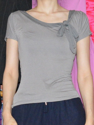 Y2K Grey Striped Bow Neck Cap Sleeve Top used, size S