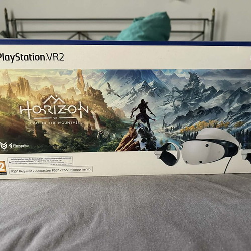 Sony PlayStation VR 2 new with 2 controllers and headphones