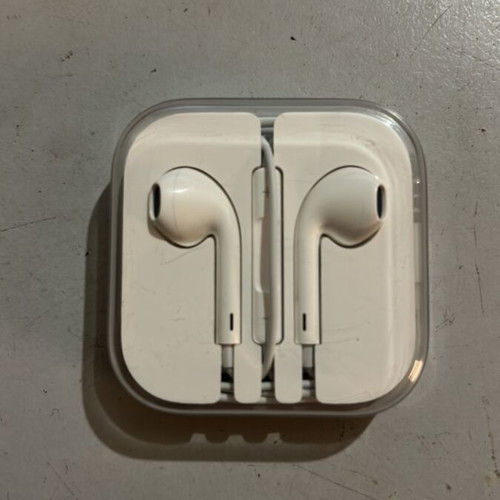 Apple EarPods with 3.5mm Jack new, wired