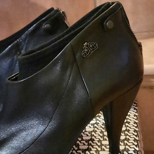 Fornarina Women's Leather Ankle Boots like new, size 39