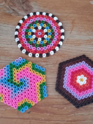 Supla placemats like new for glasses