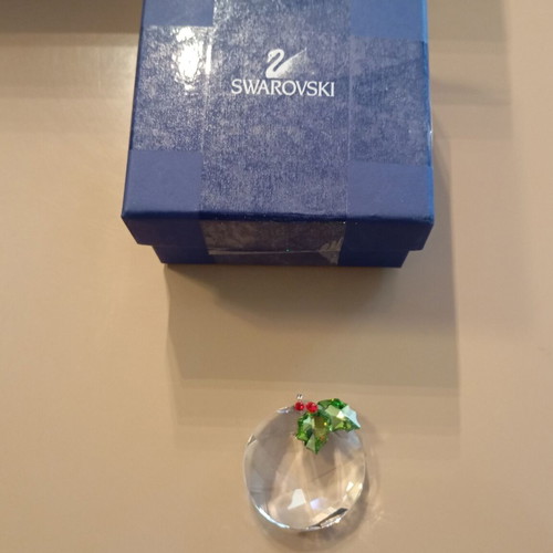 Swarovski charm with mistletoe like new