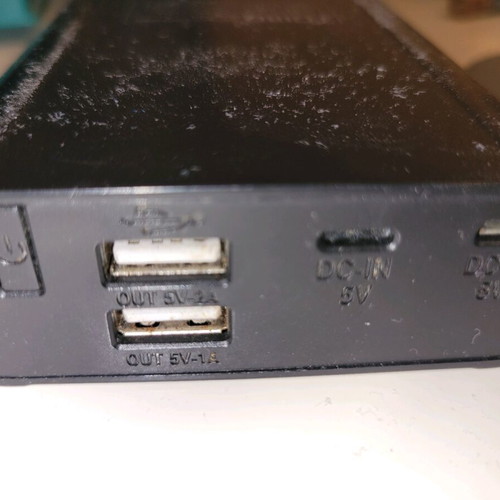 Powerbank Tomo T4 used with removable 18650 battery