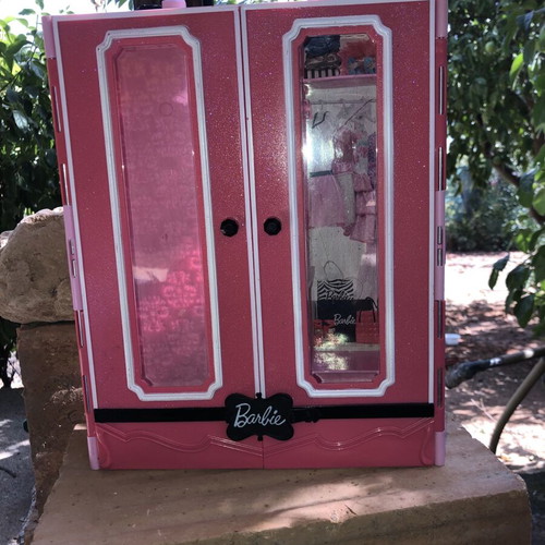 Barbie dolls used with accessories and ponies