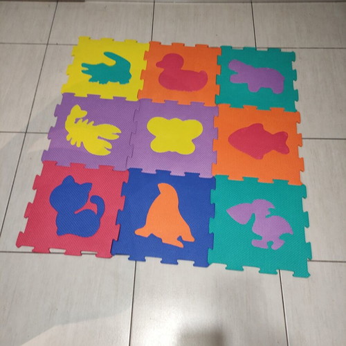 Floor puzzle used, 9 pieces 30x30 cm