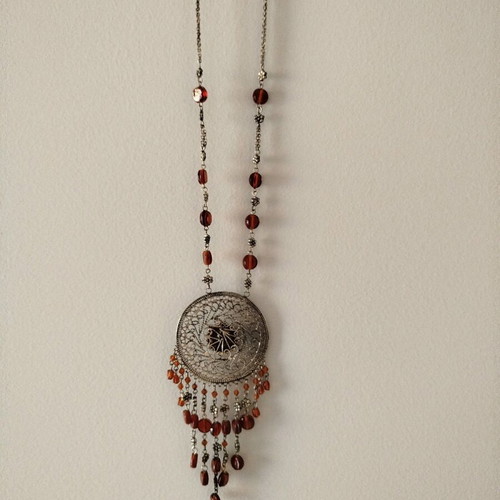 Vintage necklace brown color like new