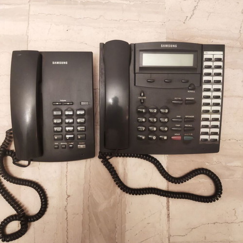 Samsung DCS816 telephone system used with 4 digital and 7 analog devices