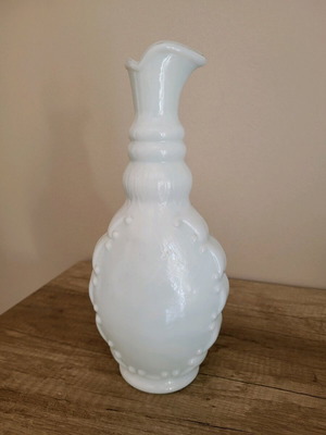 Opalina vase