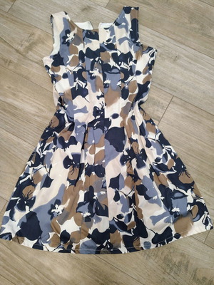 Shein αμάνικο φόρεμα με floral μοτίβο one size, σαν καινούργιο, μπλε και καφέ