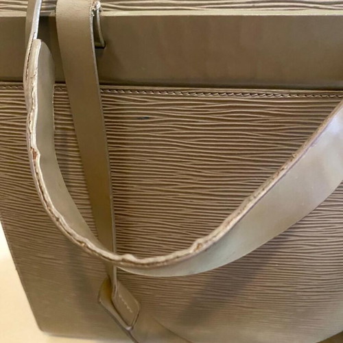 Louis Vuitton hand croisette shoulder bag like new