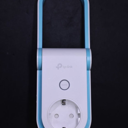 TP-Link RE365 AC1200 Wi-Fi Range Extender like new with Schuko pass-through