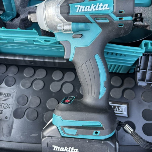 Makita brushless tool set with 4 tools and 3 batteries