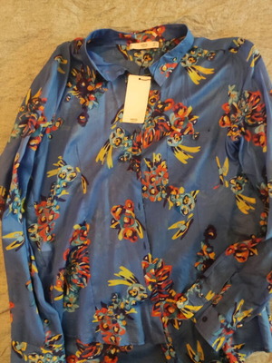 Mango women's shirt new, colorful blue floral, size L