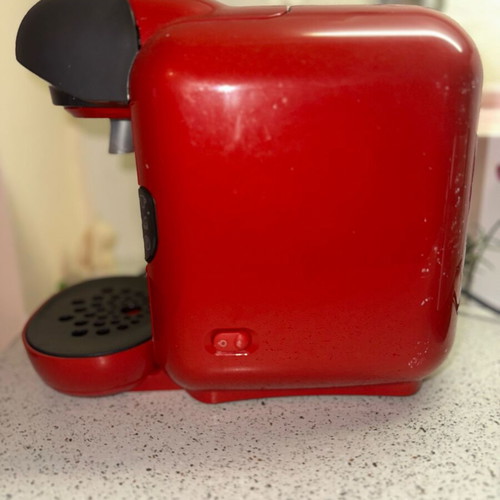 Bosch Tassimo coffee maker red like new
