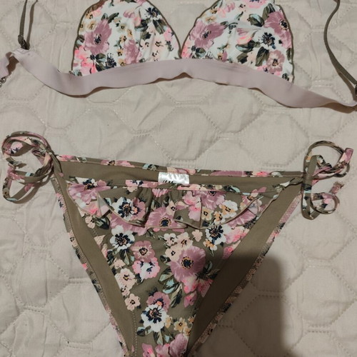 H&M floral bikini set used, size small, multicolor