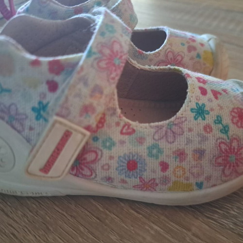 Biomecanics children's shoe like new, size 19