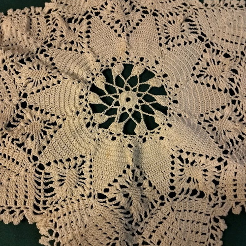 Handmade round doilies new, set of 2 pieces 23cm