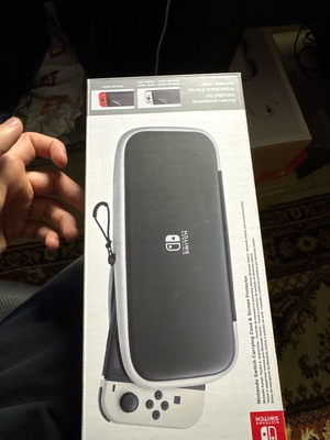 Nintendo Switch carrying case like new