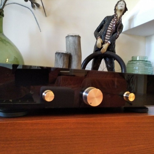 Omega integrated amplifier like new