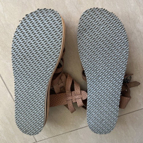 Esiot gladiator sandals like new, brown leather