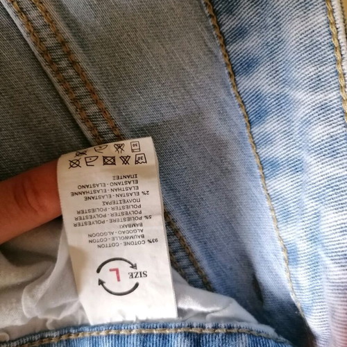 Light wash straight leg jeans used, size L 40 12
