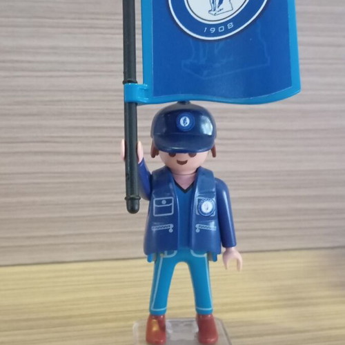 Playmobil fan of Iraklis figure like new with flag base