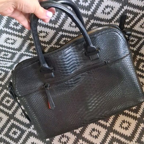 Paul's Boutique bag like new, spacious with adjustable strap