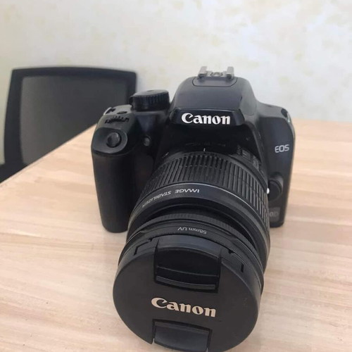 Canon EOS 1000D camera like new with 18-55 lens